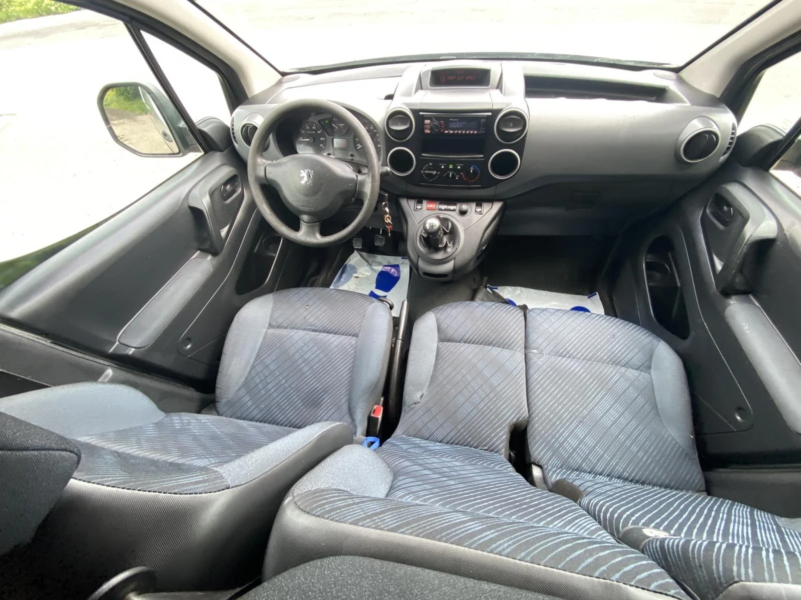 Peugeot Partner 1.6 HDI/КЛИМА/, снимка 11 - Автомобили и джипове - 54644303