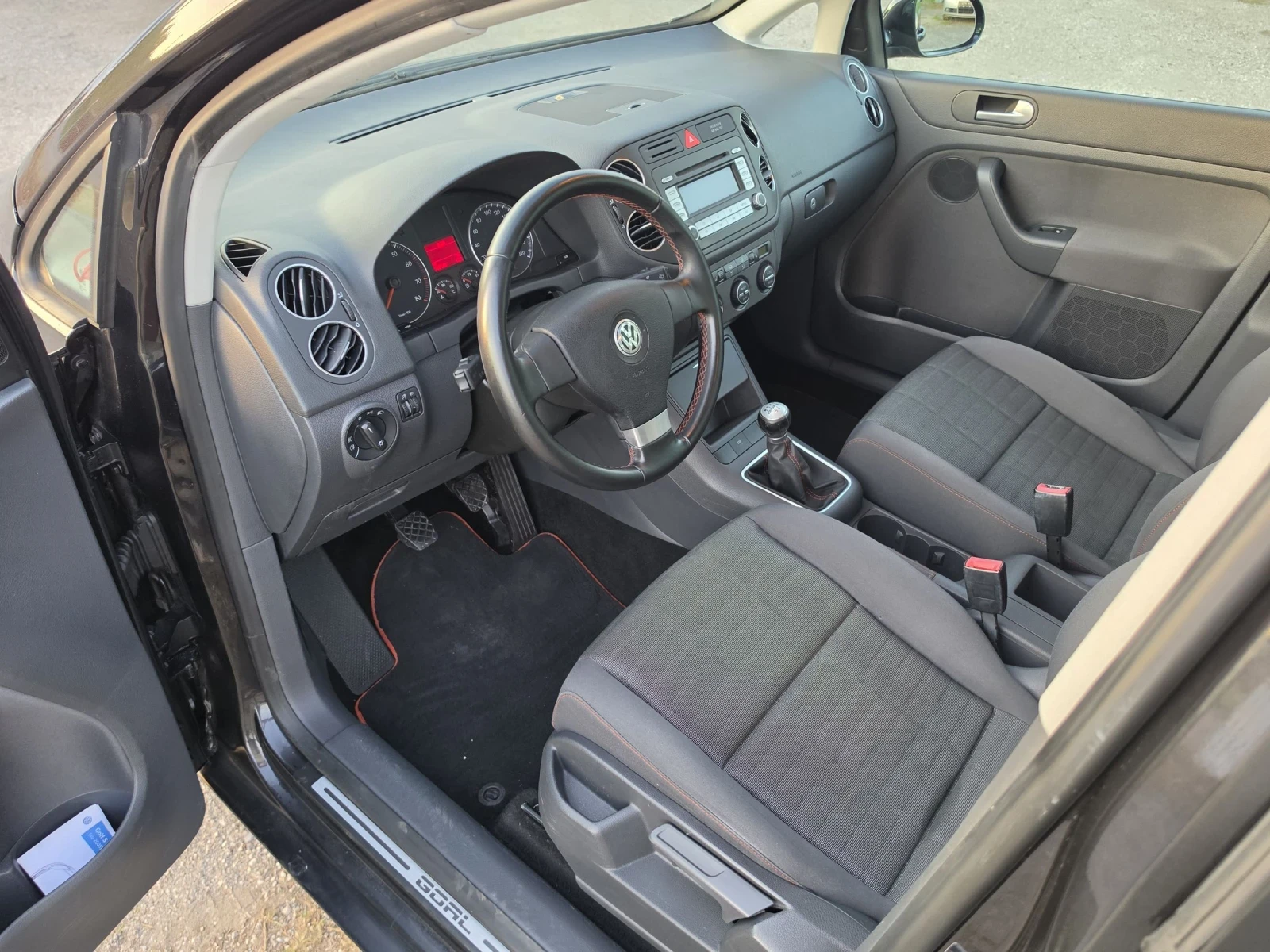VW Golf Plus 1.4/16/V/80kc, снимка 8 - Автомобили и джипове - 54701652