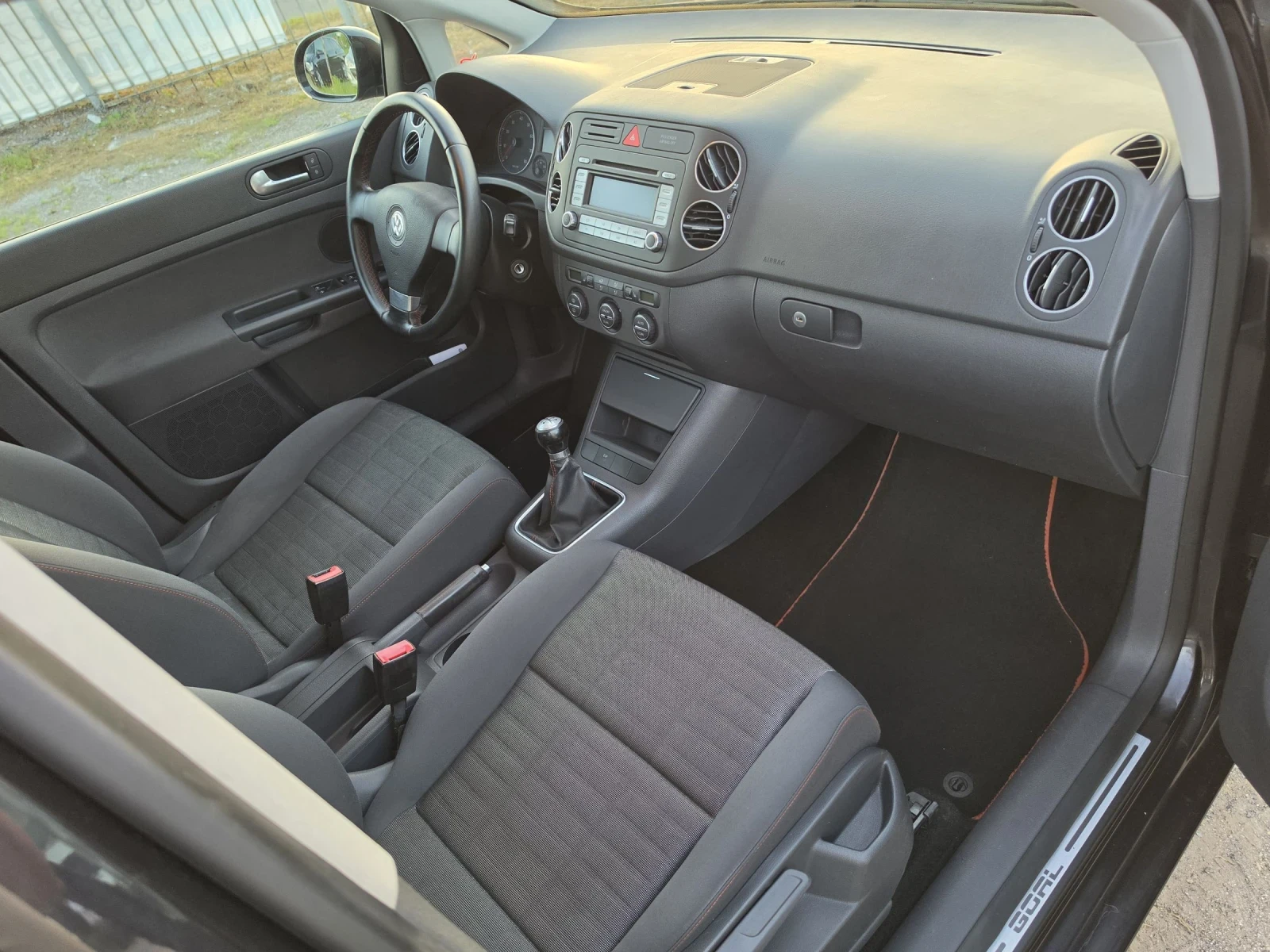 VW Golf Plus 1.4/16/V/80kc, снимка 10 - Автомобили и джипове - 54701652