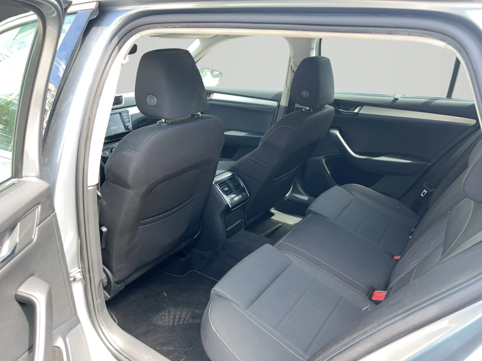 Skoda Superb 2, 0 TDI 6DSG , снимка 11 - Автомобили и джипове - 54749027