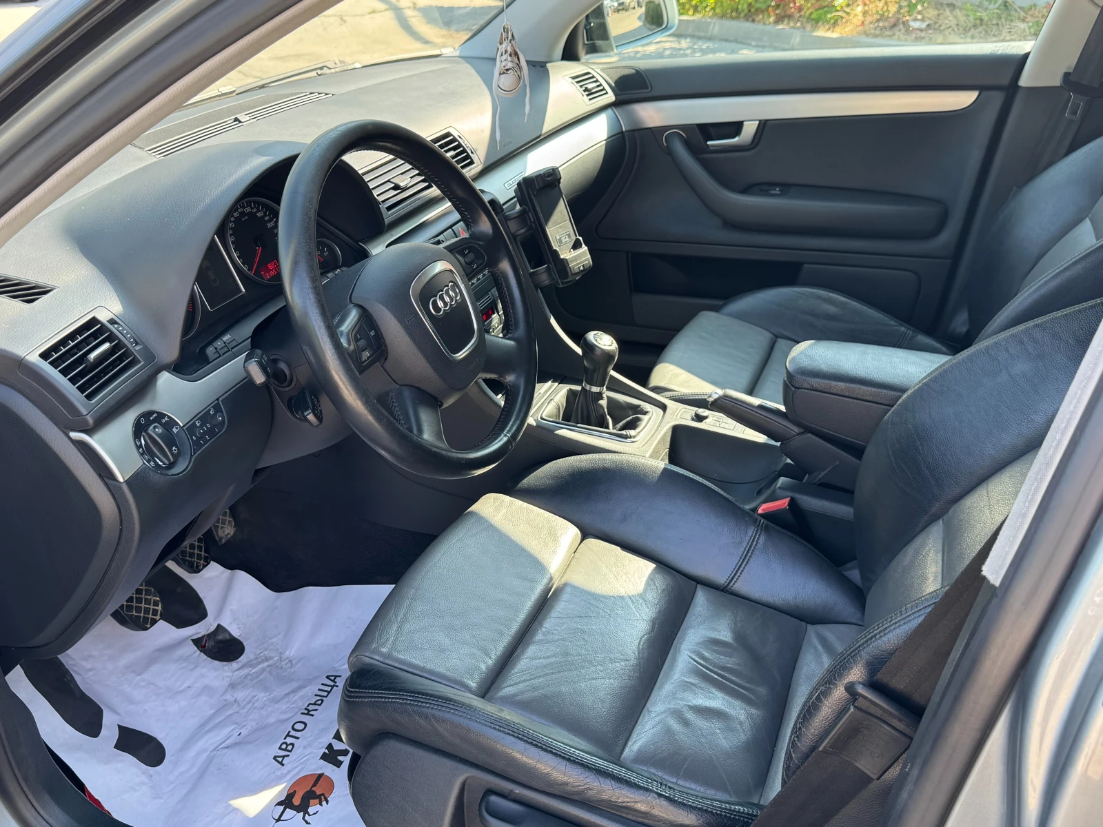 Audi A4 2.0i 200 к.с., снимка 9 - Автомобили и джипове - 54985711