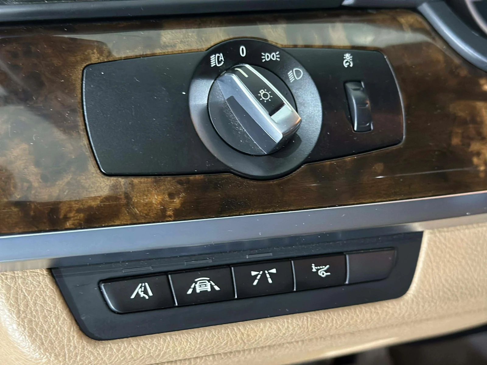 BMW 750 Li xDrive, снимка 13 - Автомобили и джипове - 55192937