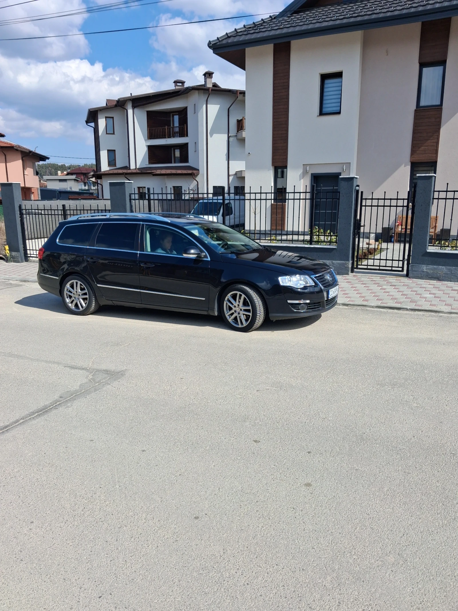 VW Passat Комби, снимка 2 - Автомобили и джипове - 55935258