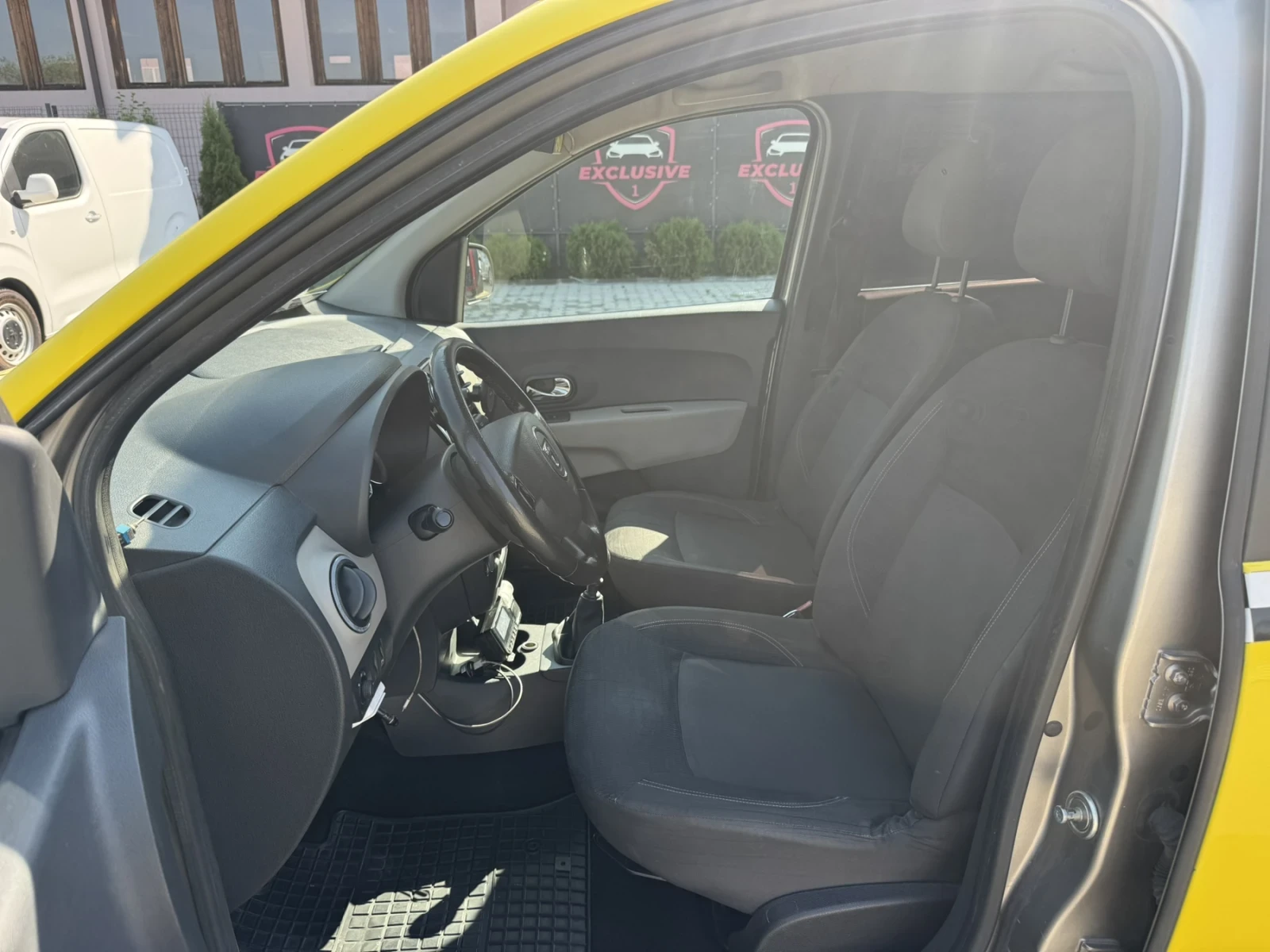 Dacia Lodgy, снимка 5 - Автомобили и джипове - 56343587