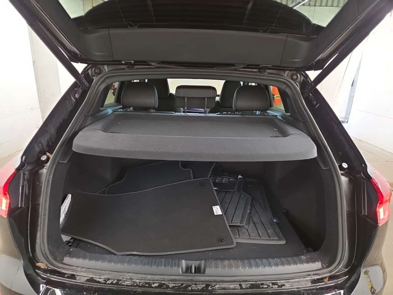 Audi E-Tron * 55 QUATTRO * CARFAX * , снимка 13 - Автомобили и джипове - 56622226