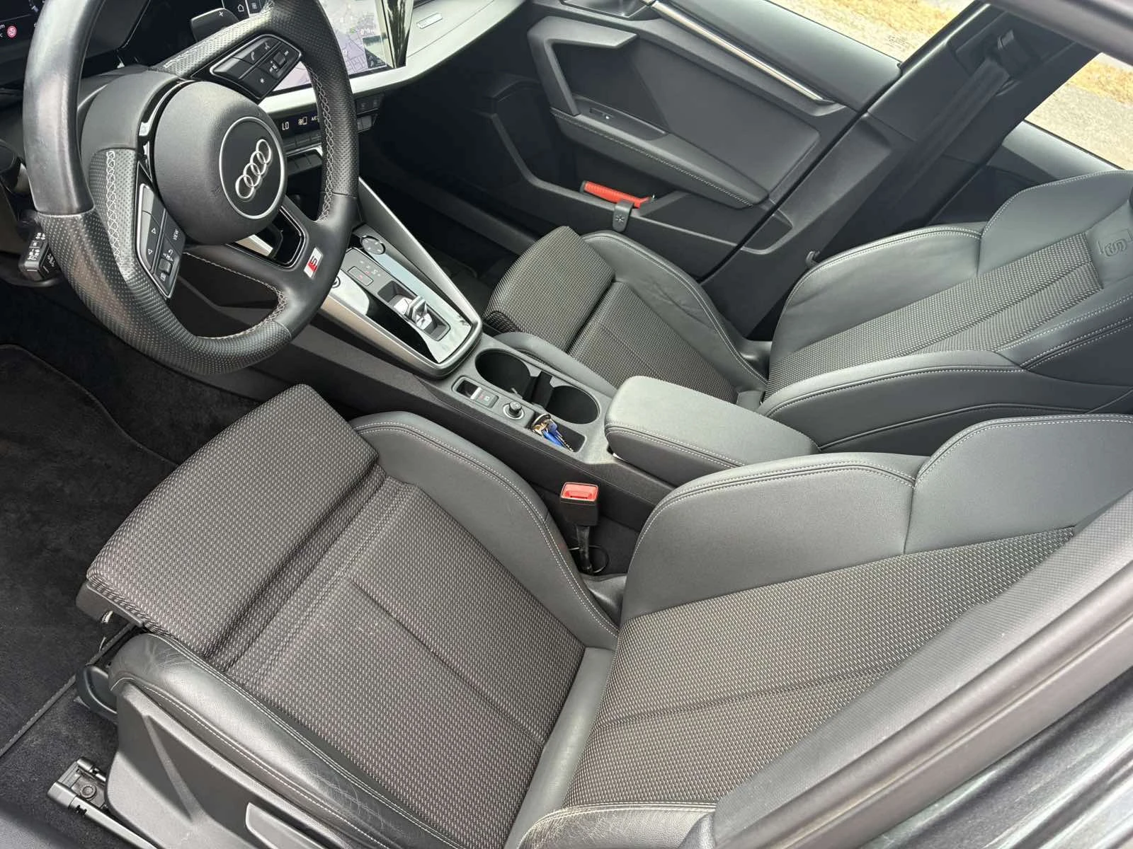 Audi A3 30 TFSI / S-Line / MHEV / Limo, снимка 7 - Автомобили и джипове - 56661939