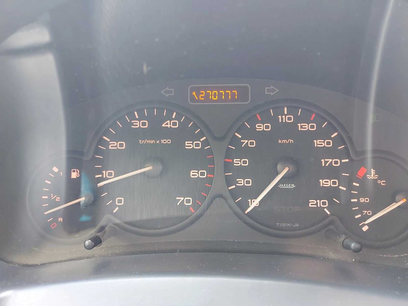 Peugeot Partner 1.6HDI, снимка 9 - Автомобили и джипове - 56705607