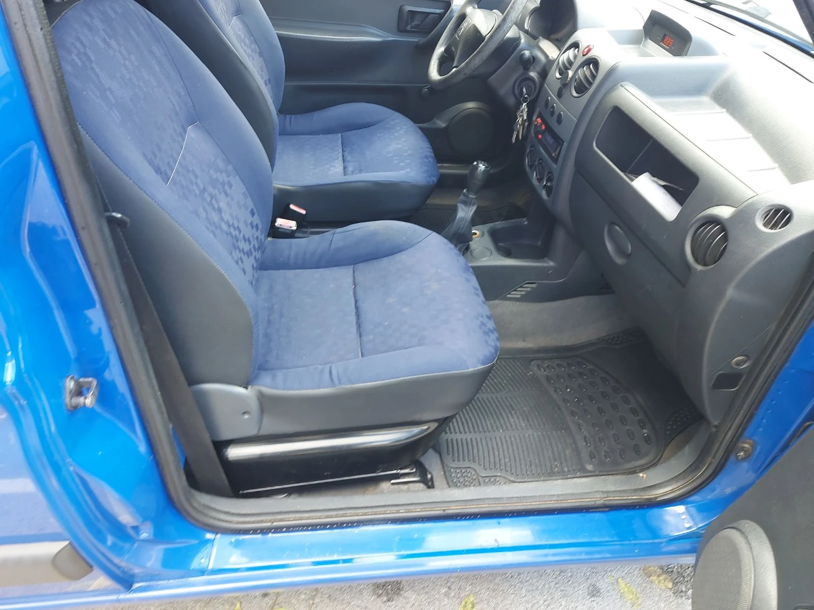 Peugeot Partner 1.6HDI, снимка 14 - Автомобили и джипове - 56705607