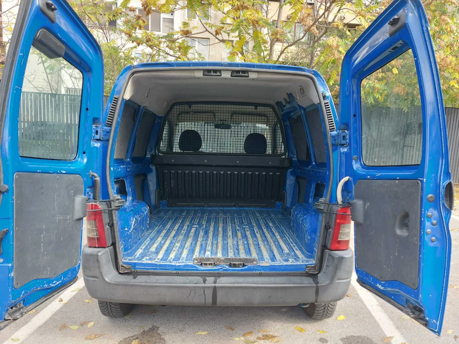 Peugeot Partner 1.6HDI, снимка 8 - Автомобили и джипове - 56705607