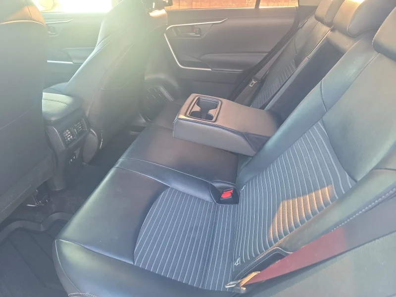 Toyota Rav4 222кс.Hibrid.4x4, снимка 13 - Автомобили и джипове - 52817600