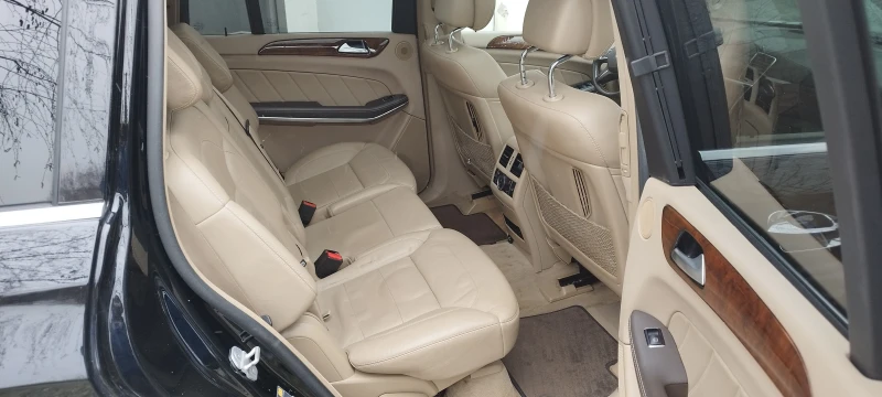 Mercedes-Benz GL 550 KEYLESS, CAM 360, SOFTCLOSE, MASSAGE, снимка 8 - Автомобили и джипове - 53179496