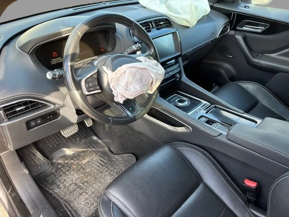 Jaguar F-PACE R SPORT - изображение 3