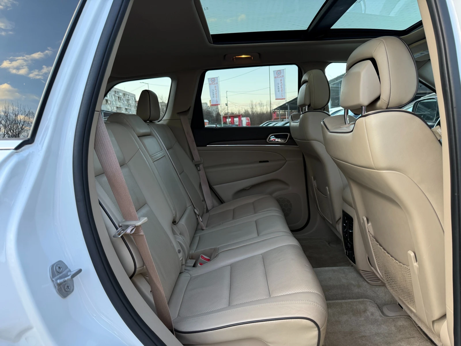 Jeep Grand cherokee OVERLAND - изображение 10