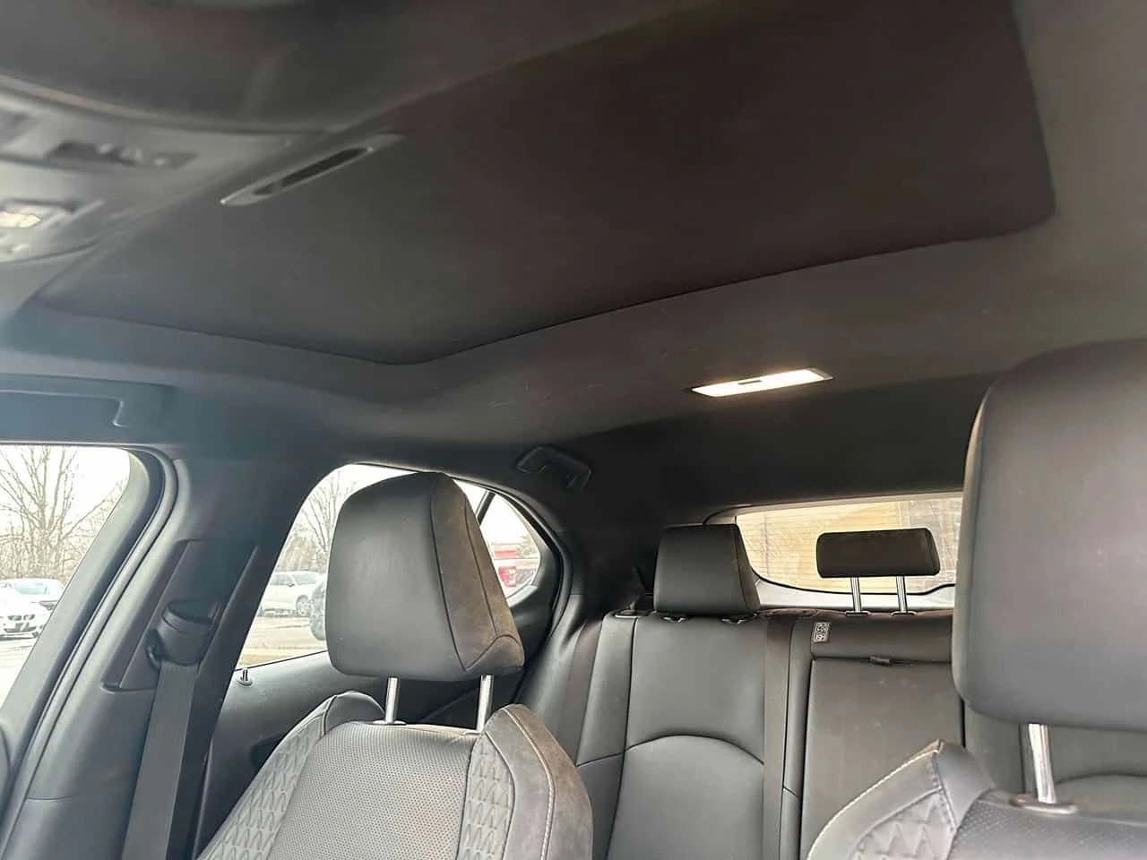 Lexus UX 250h  CARFAX, снимка 10 - Автомобили и джипове - 53825794