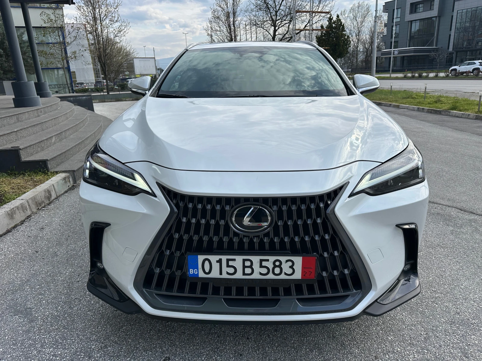 Lexus NX 350 AWD President 4615km, снимка 2 - Автомобили и джипове - 53994226