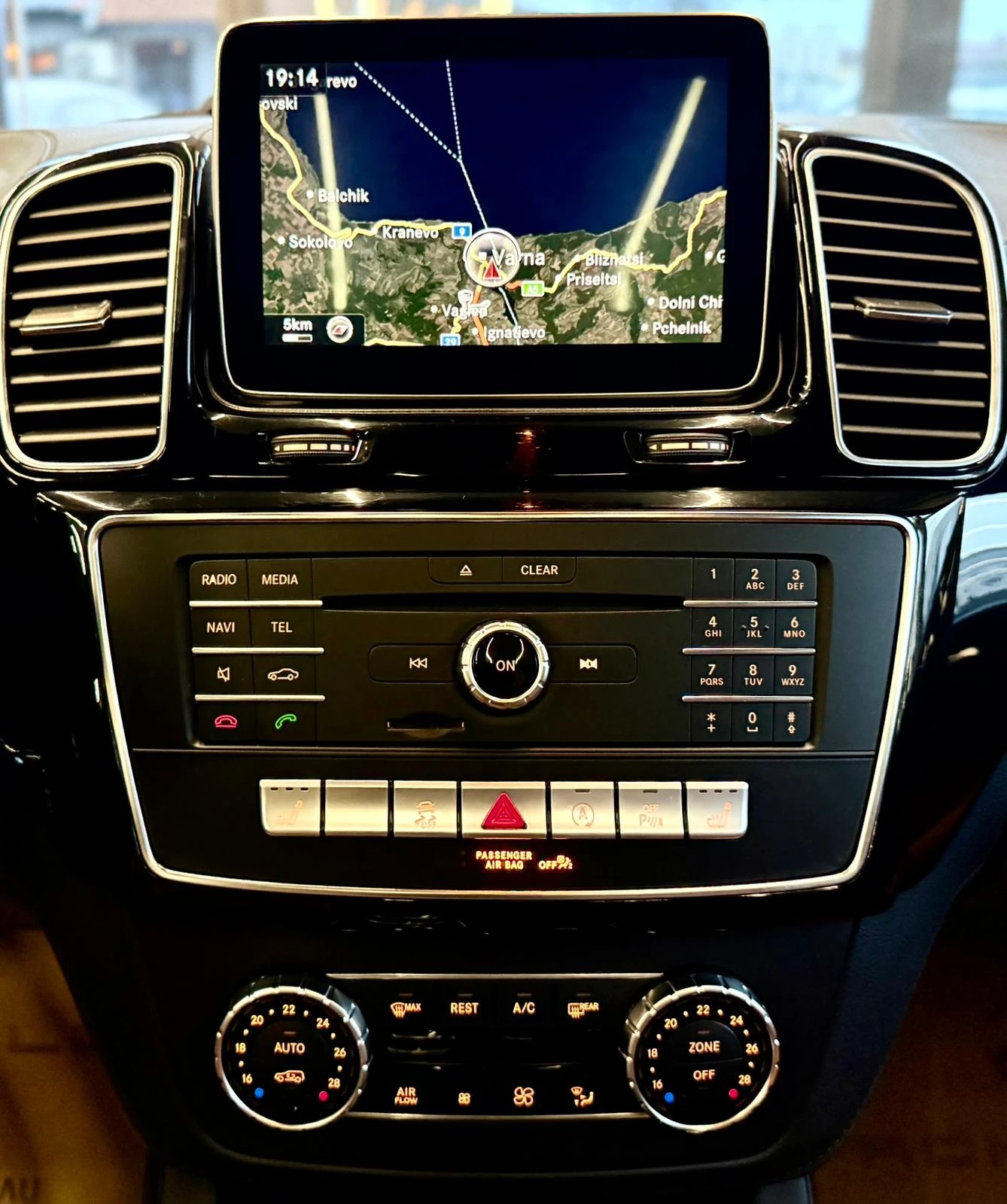 Mercedes-Benz GLE 350 d* 4Matic* Панорама* Лизинг, снимка 14 - Автомобили и джипове - 54037308