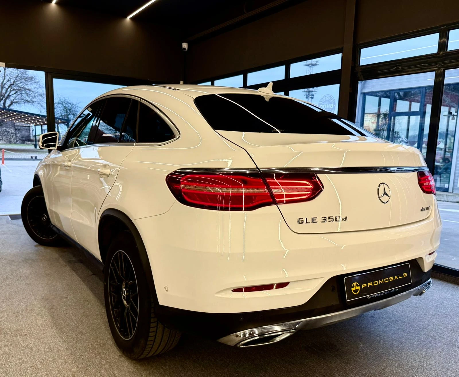 Mercedes-Benz GLE 350 d* 4Matic* Панорама* Лизинг, снимка 4 - Автомобили и джипове - 54037308