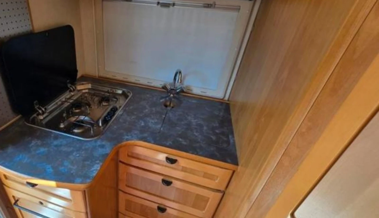 Кемпер Mercedes-Benz HYMER - изображение 9