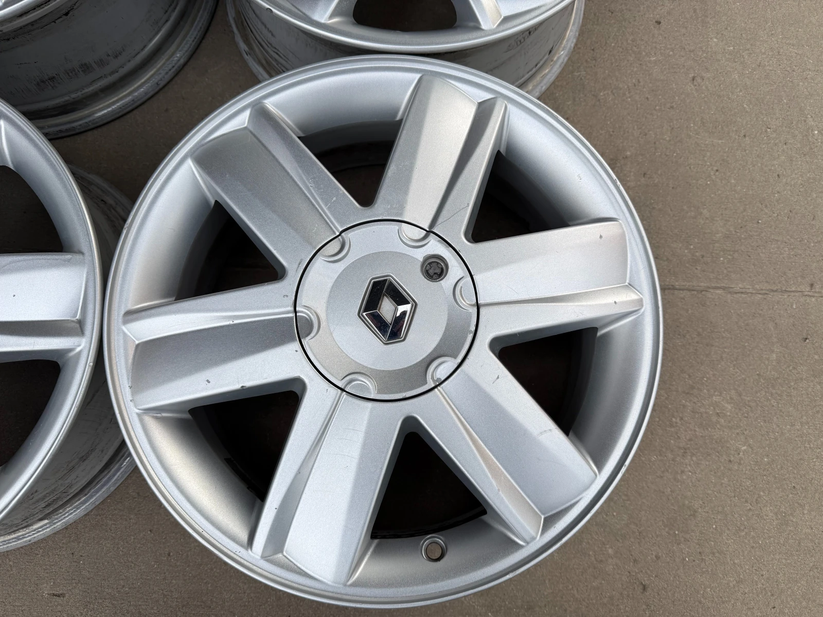 Джанти, снимка 3 - Гуми и джанти - 53870568