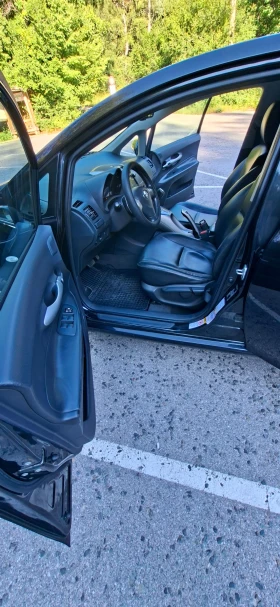 Toyota Auris, снимка 9