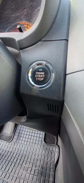 Toyota Auris, снимка 12