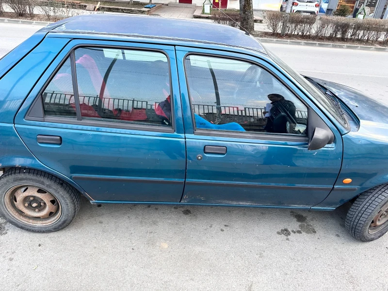 Ford Fiesta 1.3, снимка 4 - Автомобили и джипове - 49108326