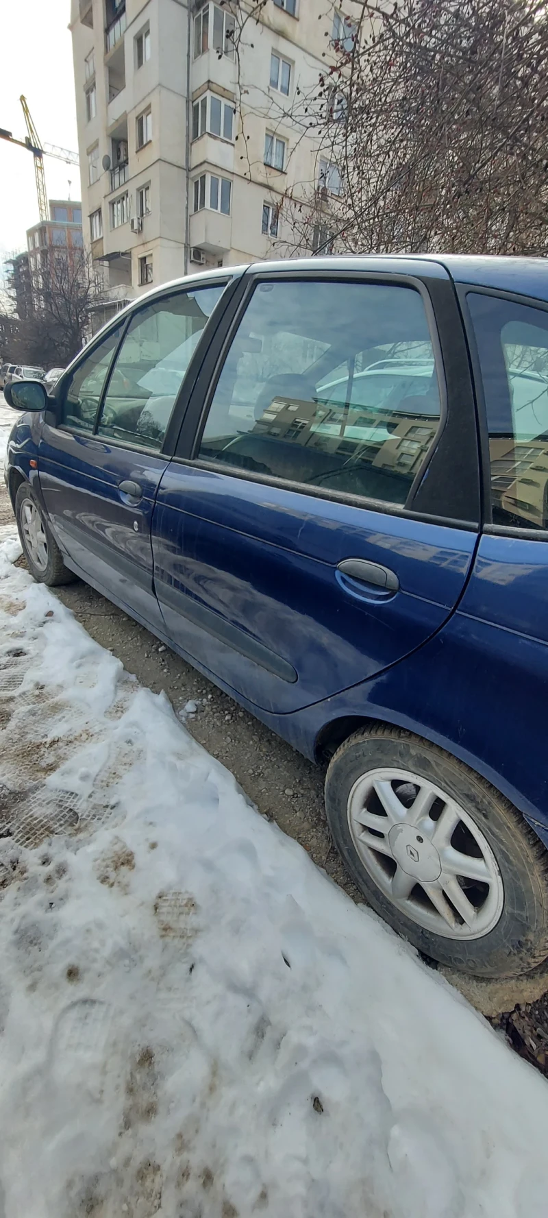 Renault Scenic 1.8 газ - бензин, снимка 3 - Автомобили и джипове - 49452807