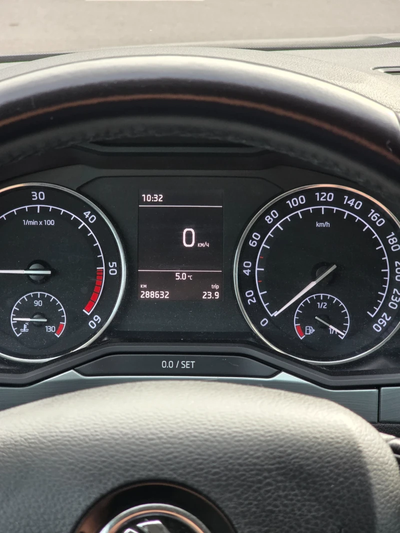 Skoda Superb, снимка 9 - Автомобили и джипове - 52394244