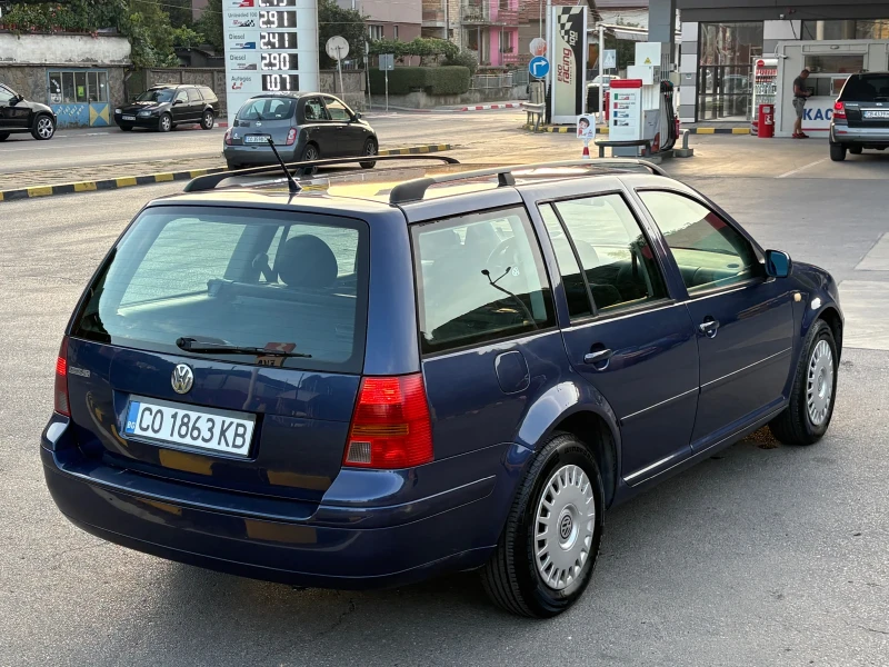 VW Golf КОМБИ, снимка 4 - Автомобили и джипове - 52657009