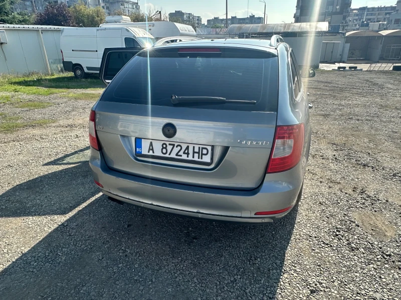 Skoda Superb Комби, снимка 7 - Автомобили и джипове - 52507468