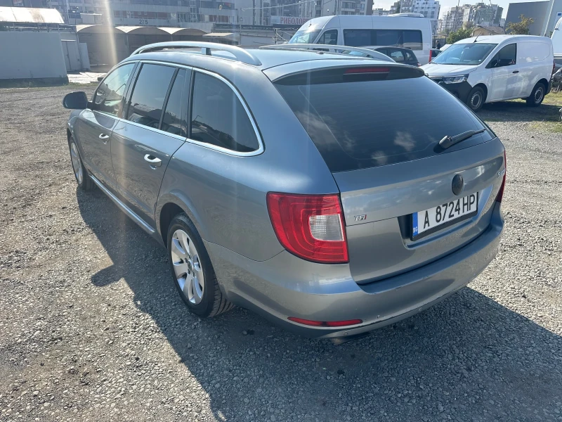 Skoda Superb Комби, снимка 2 - Автомобили и джипове - 52507468