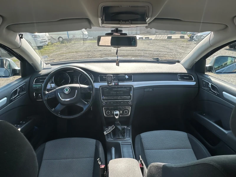 Skoda Superb Комби, снимка 4 - Автомобили и джипове - 52507468