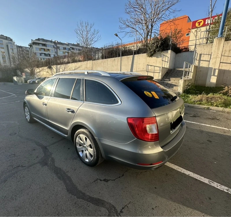 Skoda Superb Комби, снимка 6 - Автомобили и джипове - 52507468