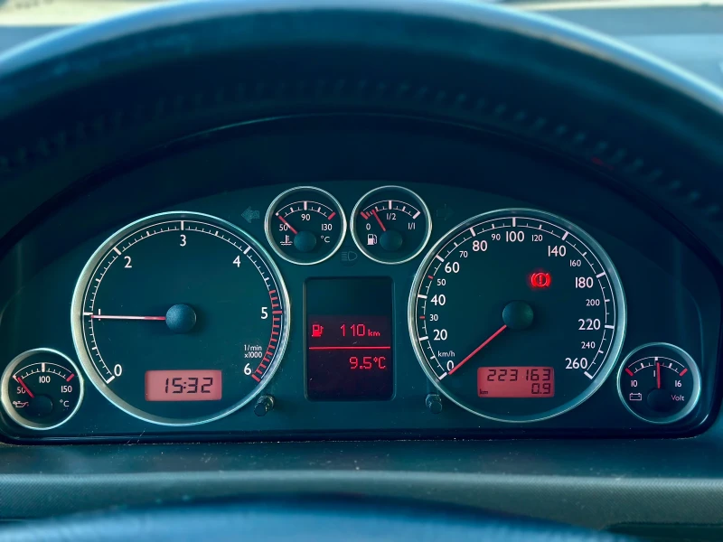 Seat Alhambra 1.9TDI* 131* Кожа* Подгрев* Ксенон* , снимка 13 - Автомобили и джипове - 52758344