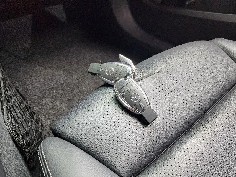 Mercedes-Benz C 220 4MATIC, снимка 15 - Автомобили и джипове - 54282248