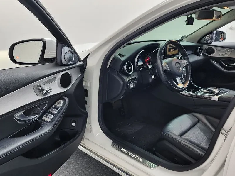 Mercedes-Benz C 220 4MATIC, снимка 10 - Автомобили и джипове - 54282248