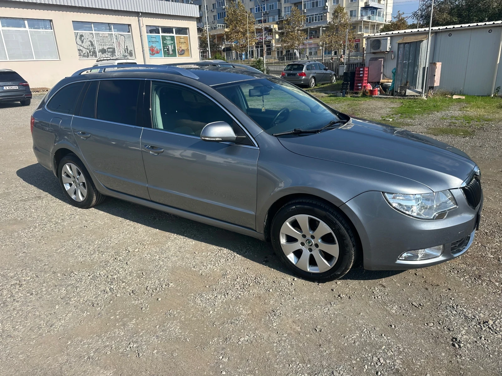 Skoda Superb Комби, снимка 1