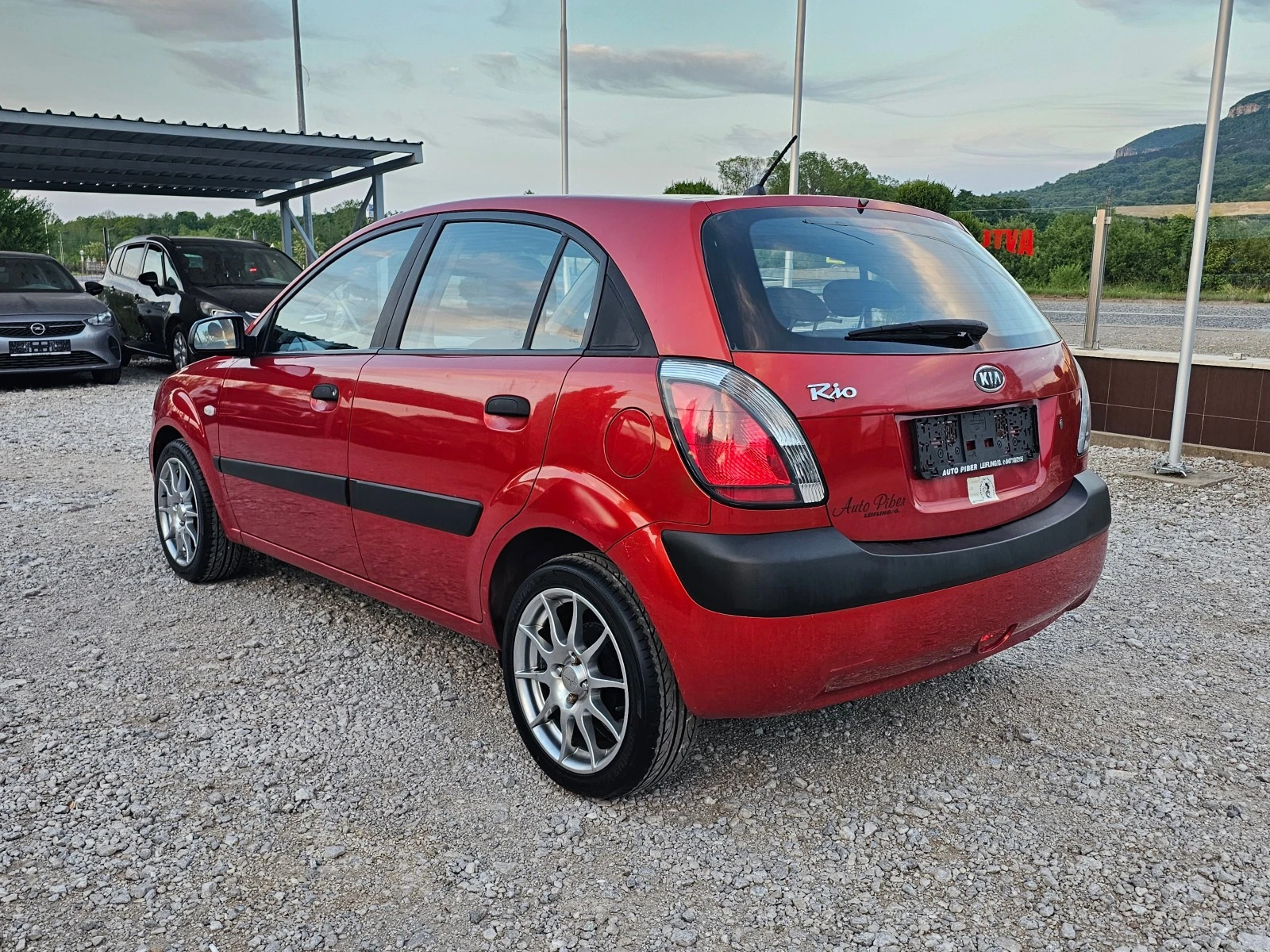 Kia Rio 1.4i КЛИМАТИК РЕАЛНИ КИЛОМЕТРИ - изображение 3