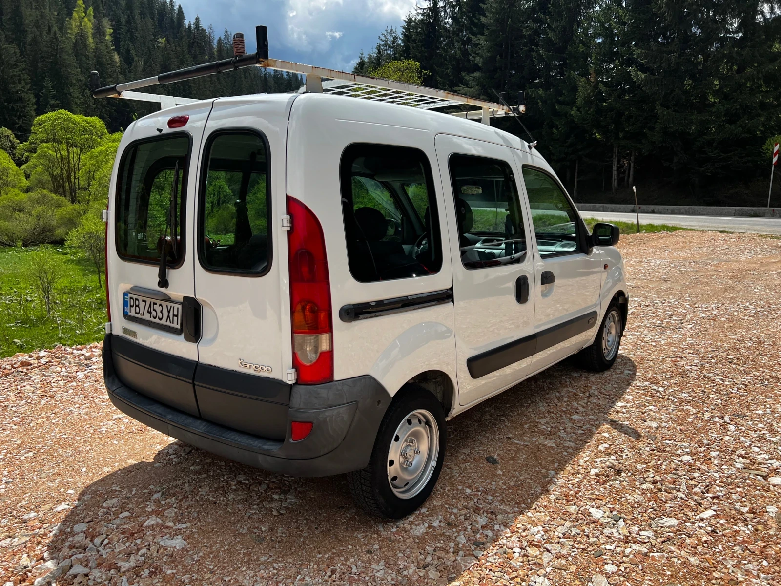 Renault Kangoo 6+ 1места* ДДС* 8ГУМИ С ДЖАНТИ* РЕГИСТРИРАНА*  - изображение 3