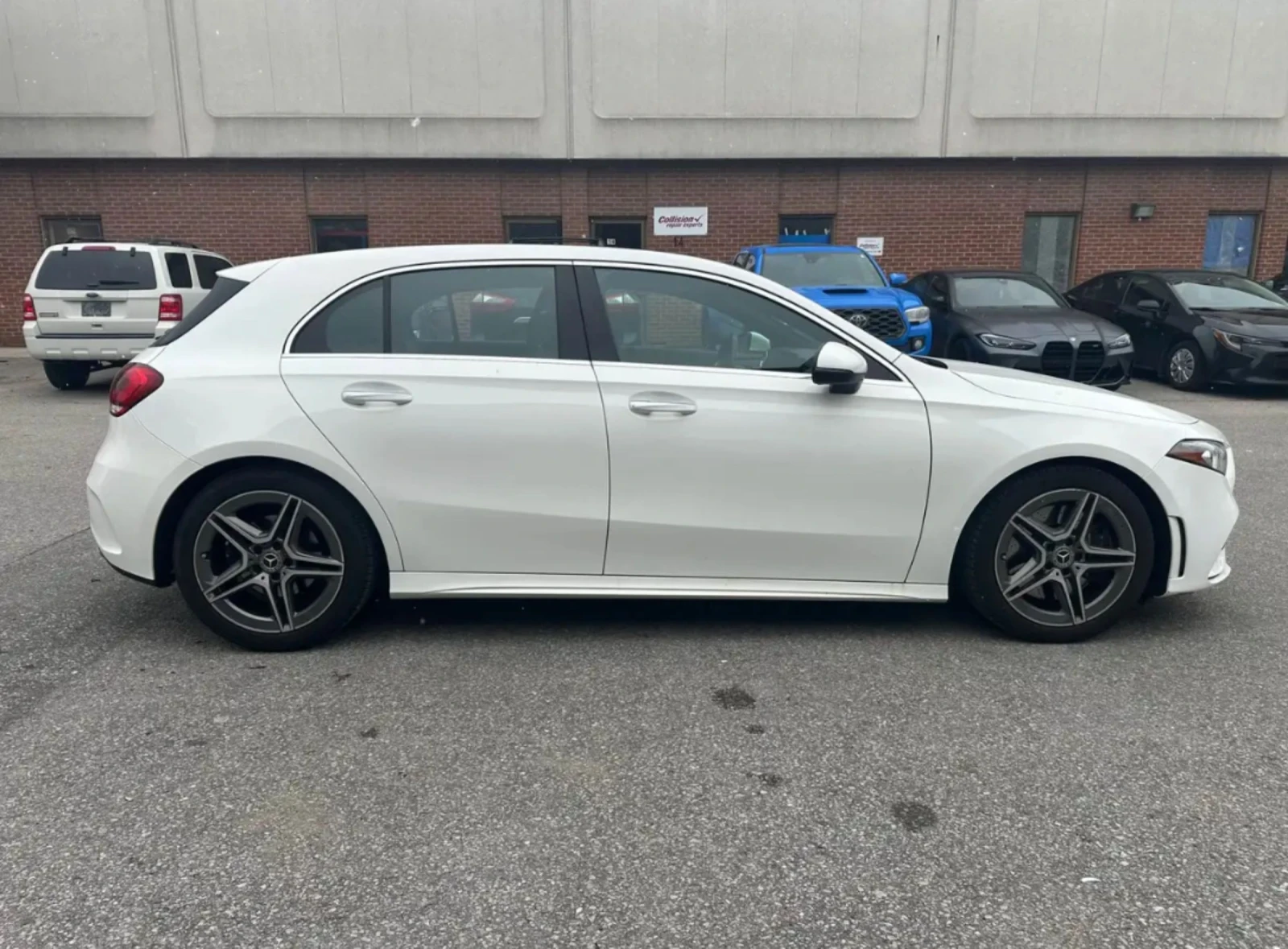 Mercedes-Benz A 250  * AMG пакет* * АвтоКредит* (ЦЕНА ДО БГ) - изображение 4