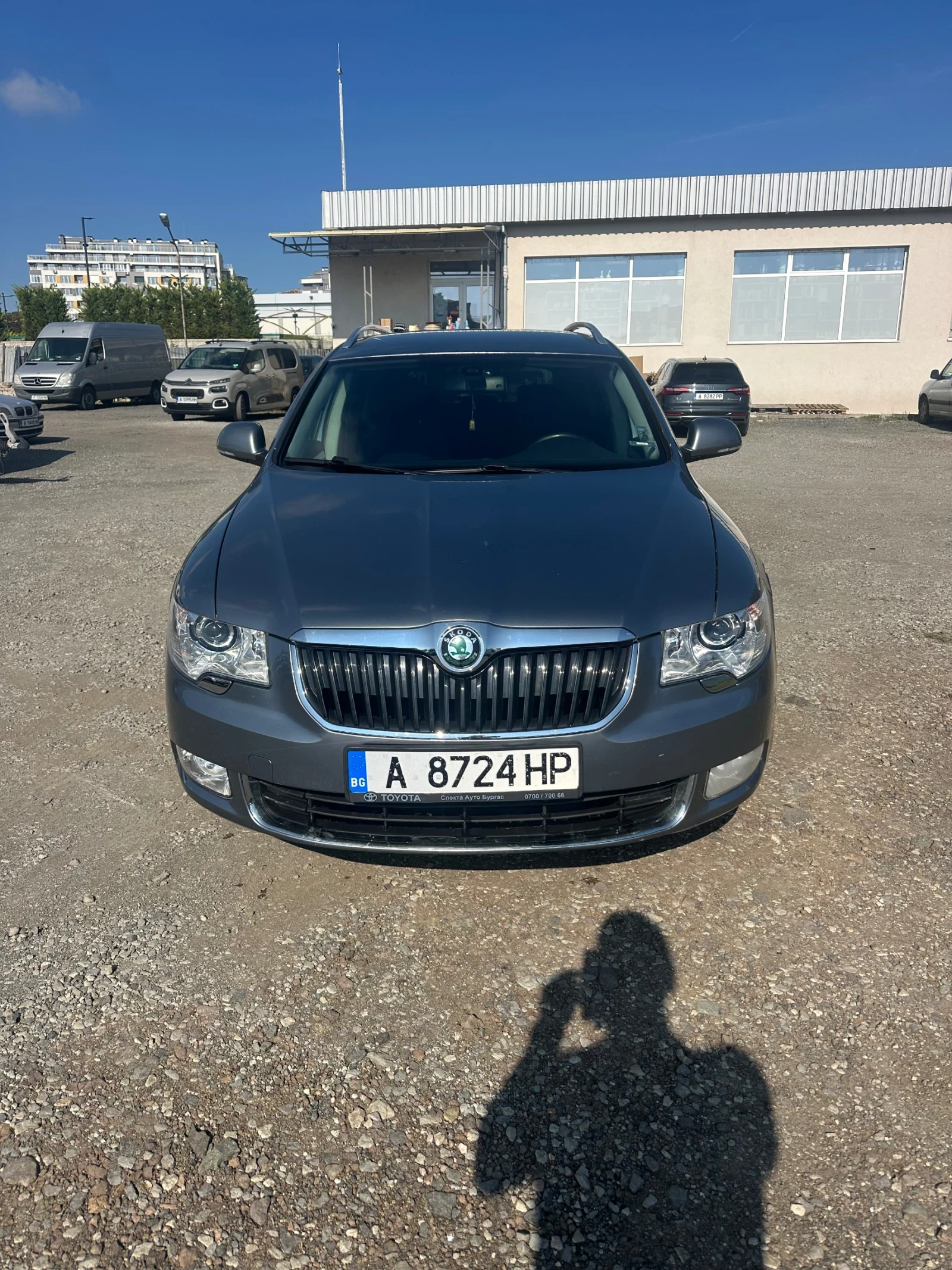 Skoda Superb Комби - изображение 10