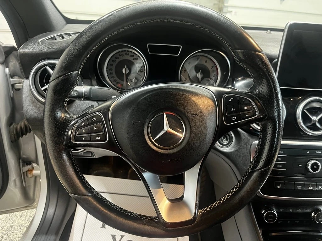 Mercedes-Benz CLA * АВТО КРЕДИТ* ЦЕНА ДО БГ * СЕРВИЗНА ИСТОРИЯ *  - изображение 7