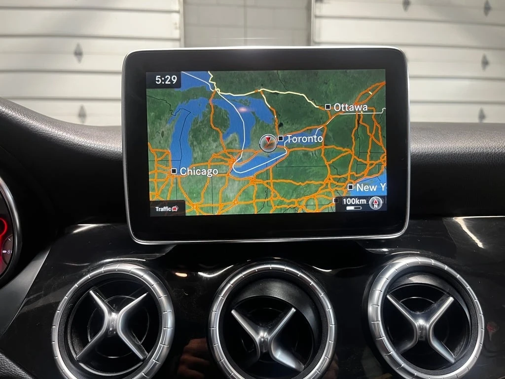 Mercedes-Benz CLA * АВТО КРЕДИТ* ЦЕНА ДО БГ * СЕРВИЗНА ИСТОРИЯ *  - изображение 10