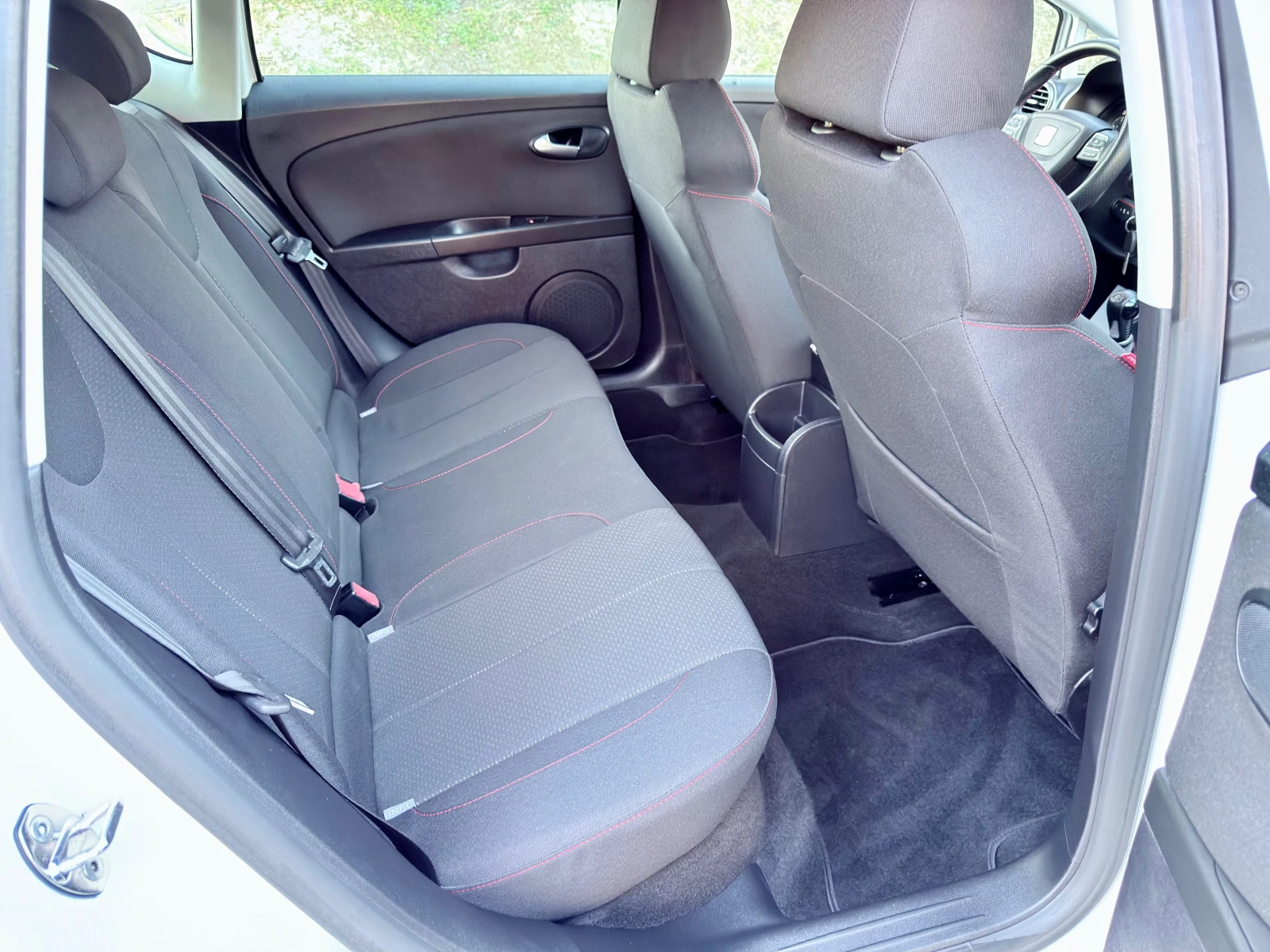 Seat Leon FR* 2.0TDI-170k.c.* BiXenon* Navi* Euro5A* Лизинг* - изображение 9