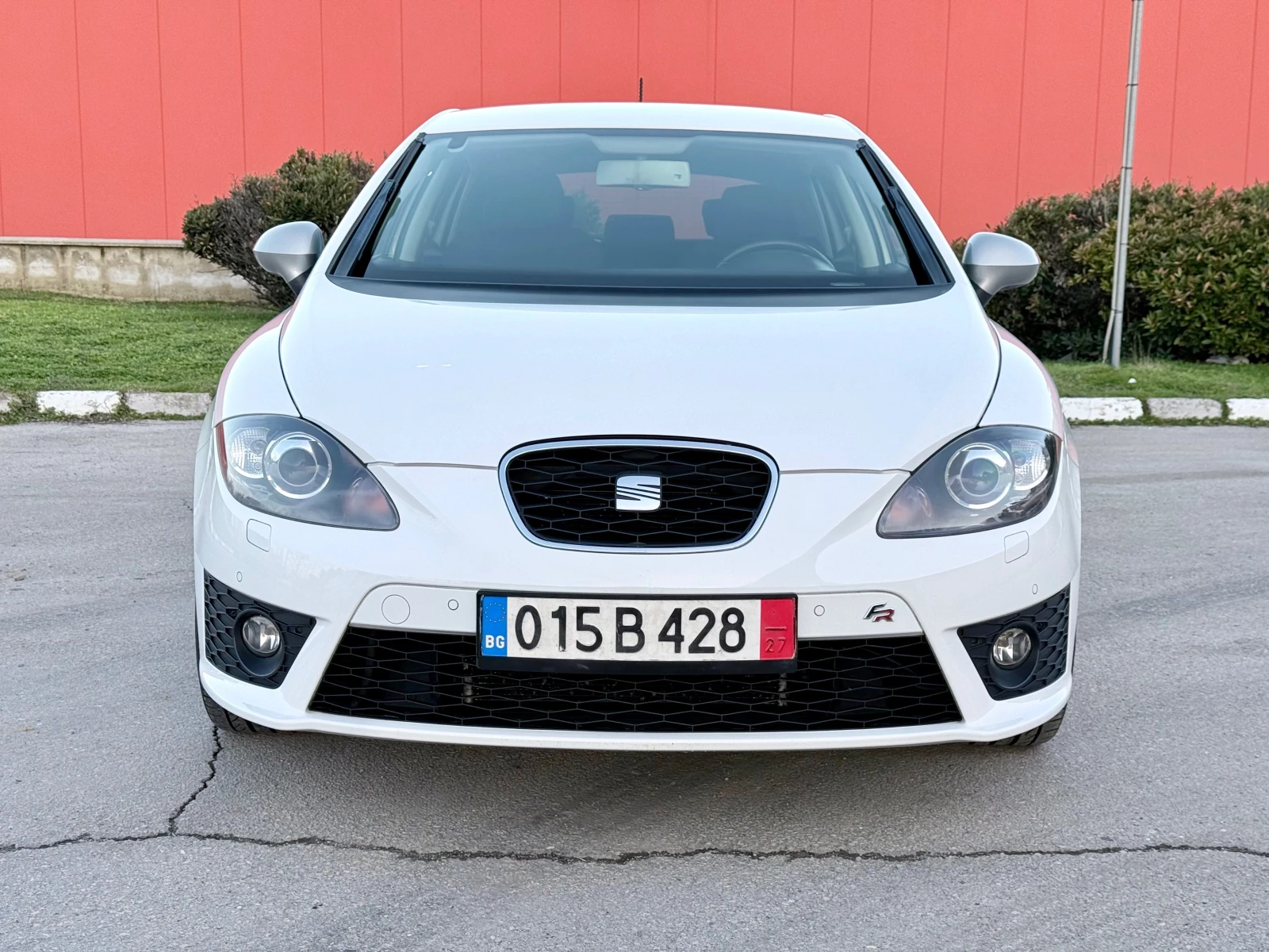Seat Leon FR* 2.0TDI-170k.c.* BiXenon* Navi* Euro5A* Лизинг* - изображение 6