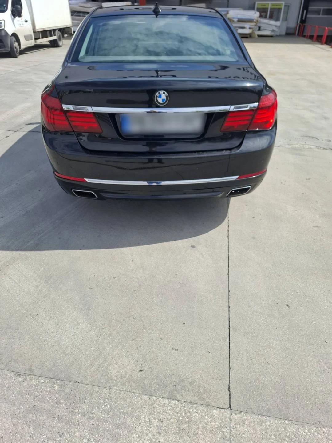 BMW 750 X DRIVE, снимка 10 - Автомобили и джипове - 54040231