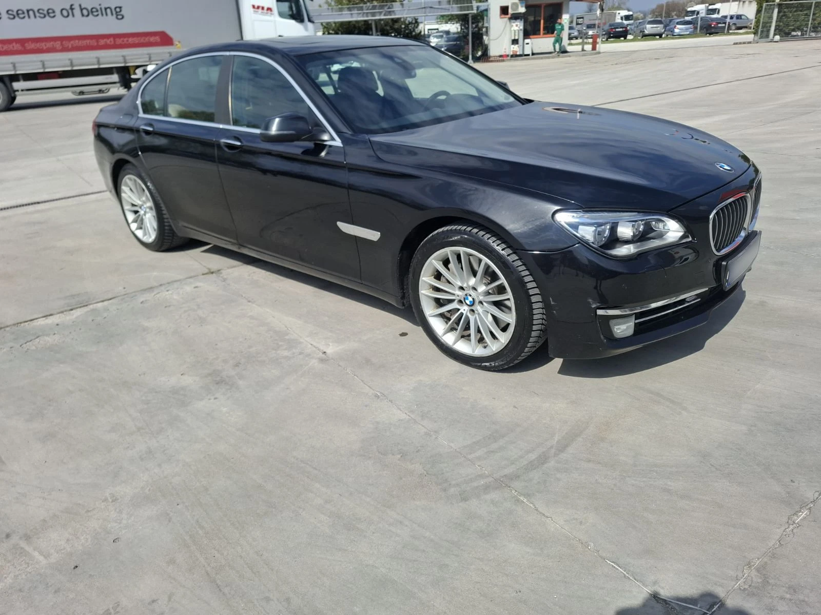 BMW 750 X DRIVE, снимка 3 - Автомобили и джипове - 54040231