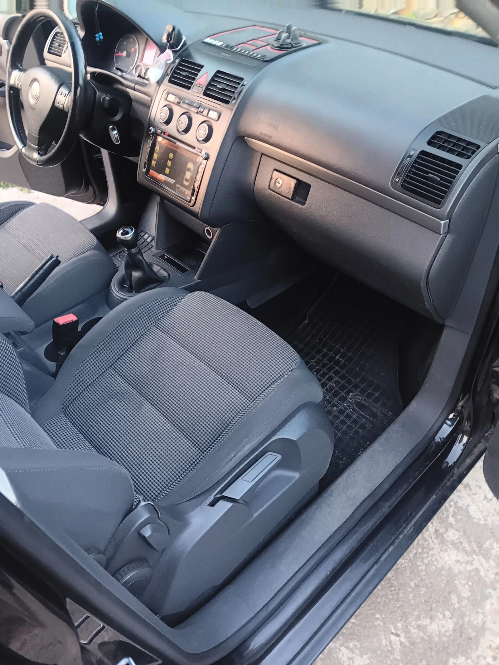 VW Touran, снимка 7 - Автомобили и джипове - 54367050