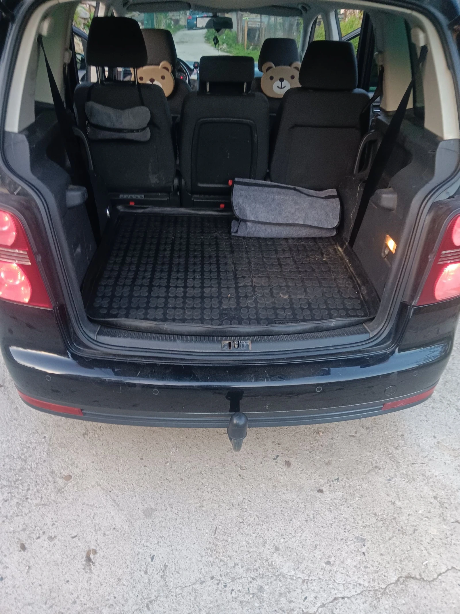 VW Touran, снимка 8 - Автомобили и джипове - 54367050