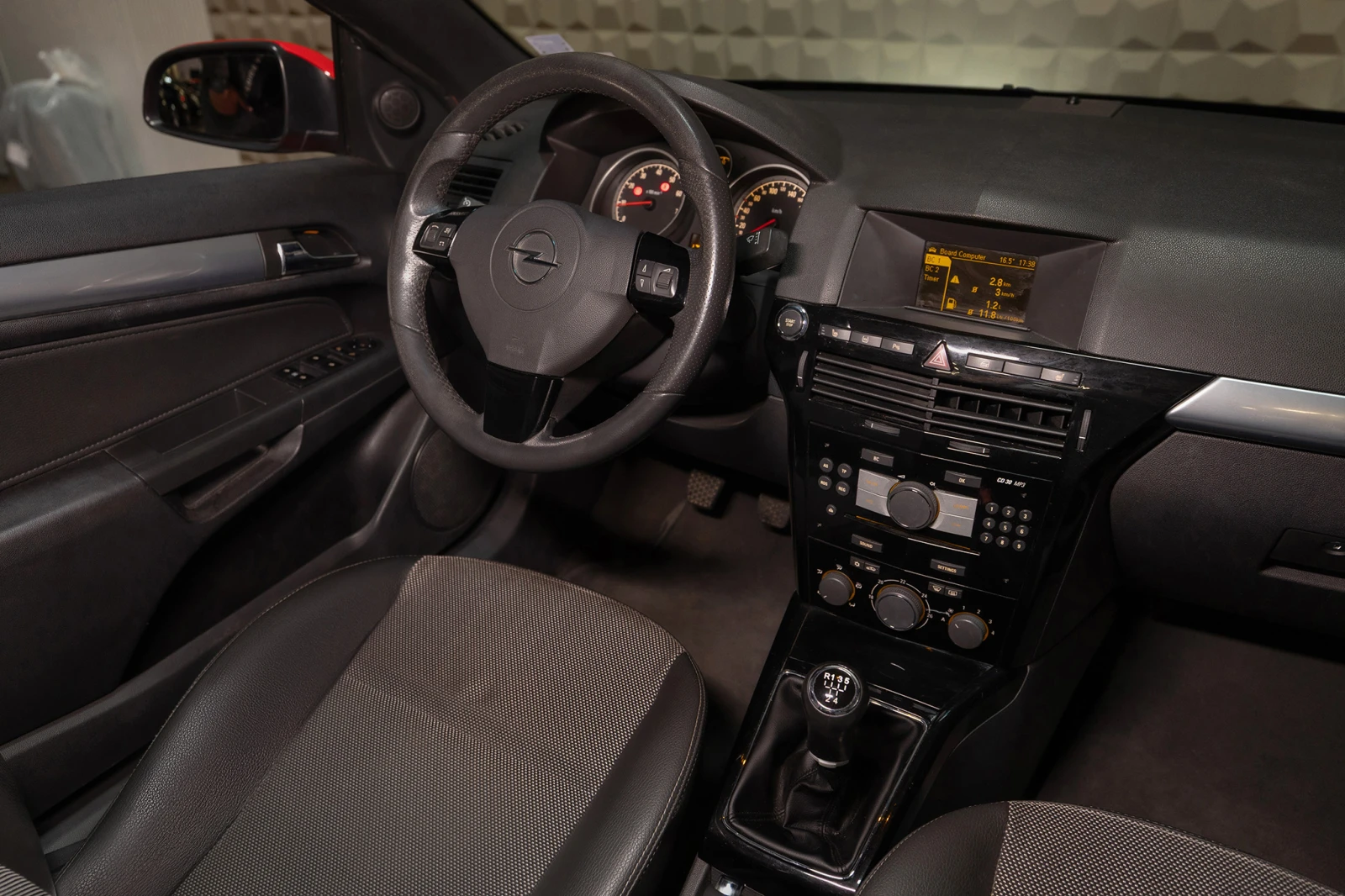 Opel Astra 1.8 бензин * Кабриолет * Ръчни скорости * , снимка 13 - Автомобили и джипове - 54587819